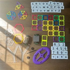 Magna Tiles 93 pieces